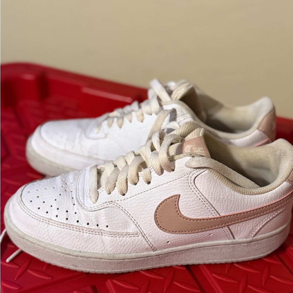 Nike White and Pink Sneakers - Picture 2 of 6